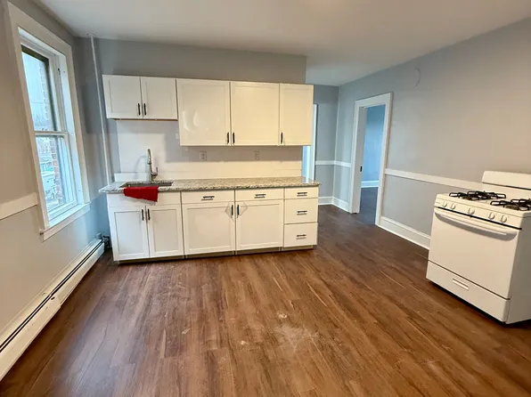 39 Acorn St Fl 2, New Britain, CT 06051