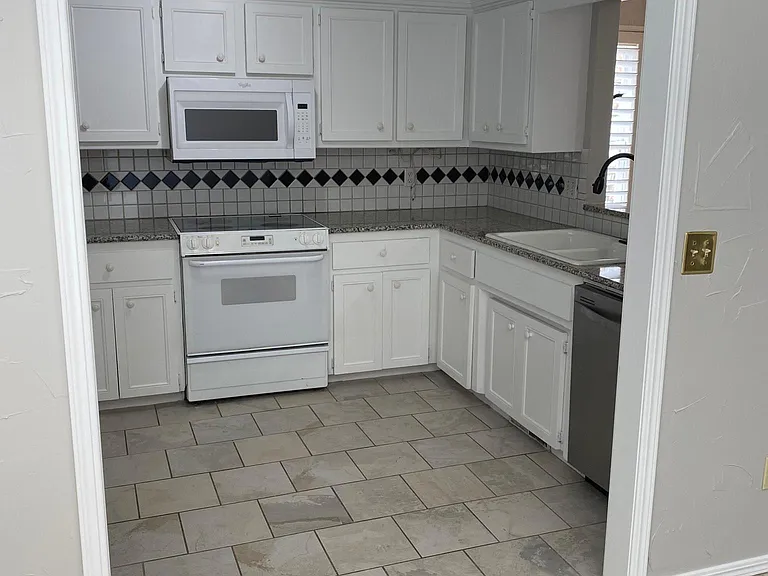 1305 Smoking Tree St — Photo 10