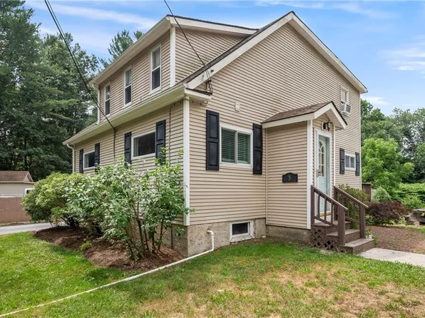 5 Harding St, Coventry, RI 02816