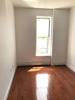 Rented by REMAX Elite | media 7