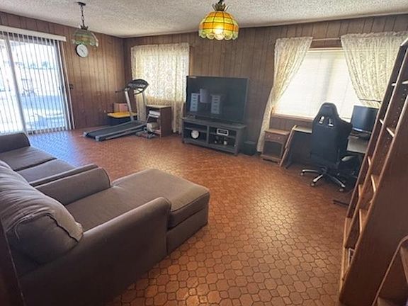 4th image of 2821 Grandview Pavement Rd