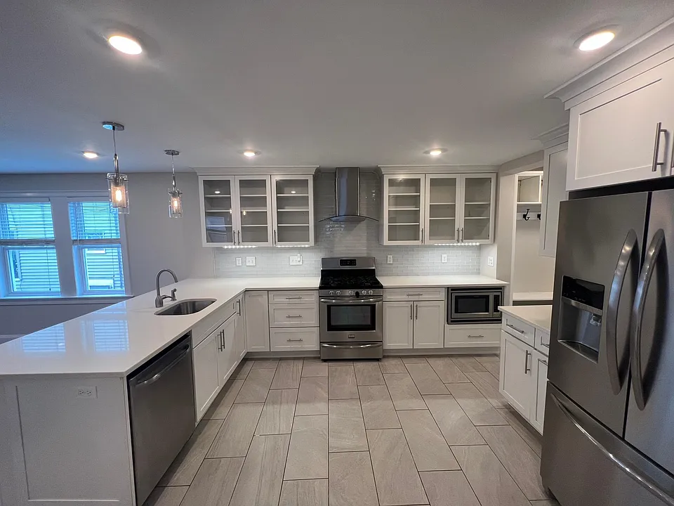 33 Sterling St #1