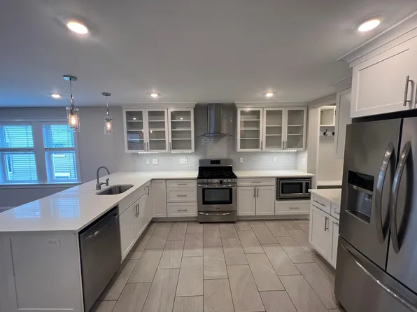 33 Sterling St #1, Somerville, MA 02144