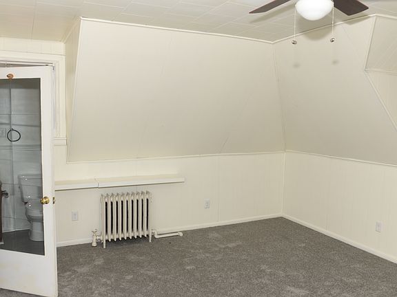 Master bedroom with direct access to the bathroom.