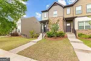 1006 Bayrose Cir — Photo 2