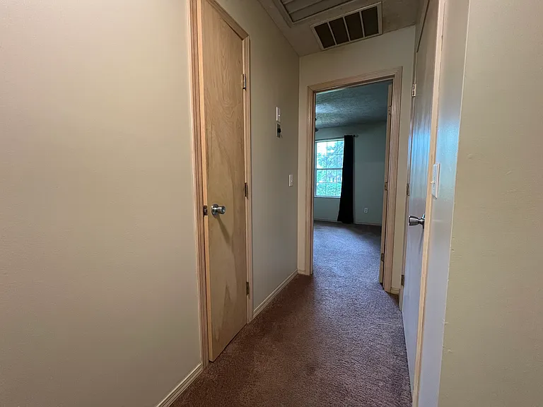 1538 S Saint Marys Ave — Photo 10