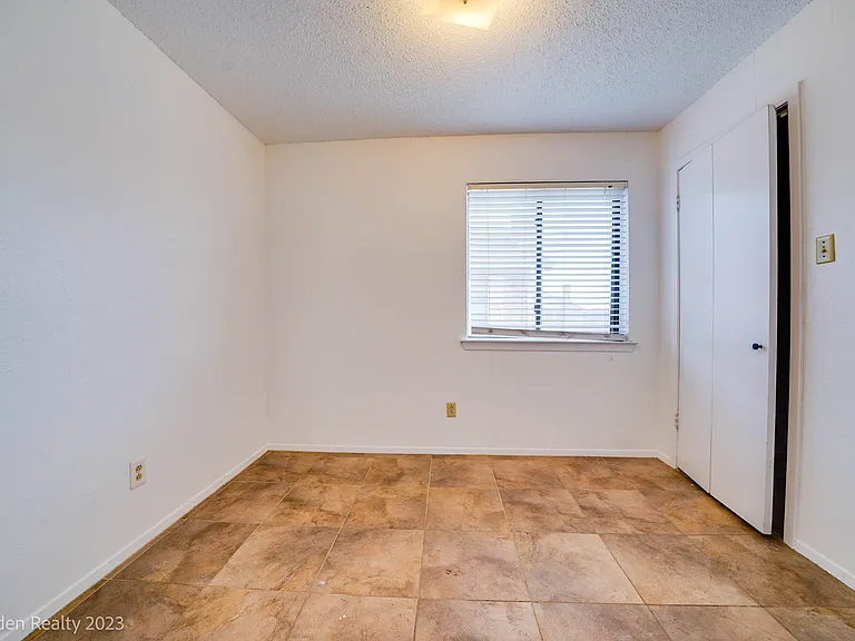 4009 N Garland Ave #3 — Photo 20