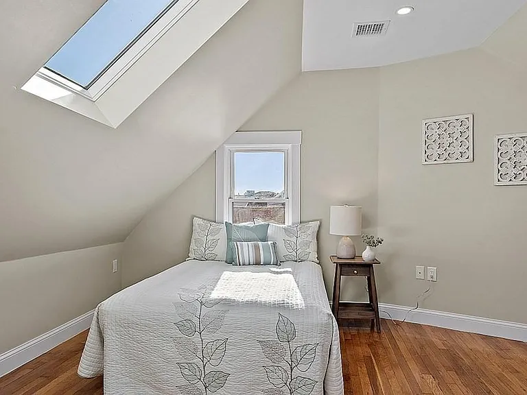 520 Main St — Photo 8
