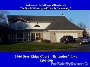 3666 Deer Ridge Ct, Bettendorf, IA 52722