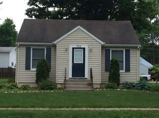 705 W Front St, Buchanan, MI 49107