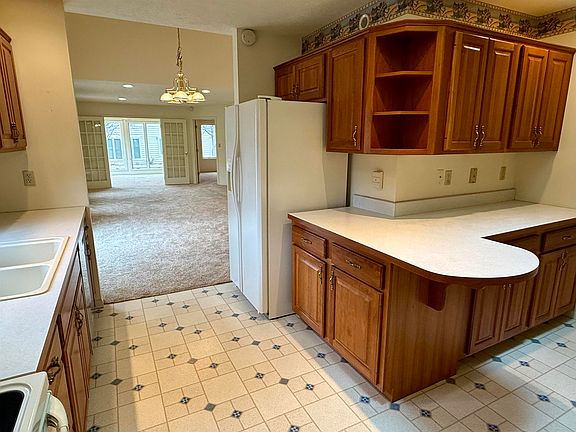 4th image of 20627 155th St #22