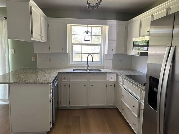 5th image of 211 Stonecliff Dr