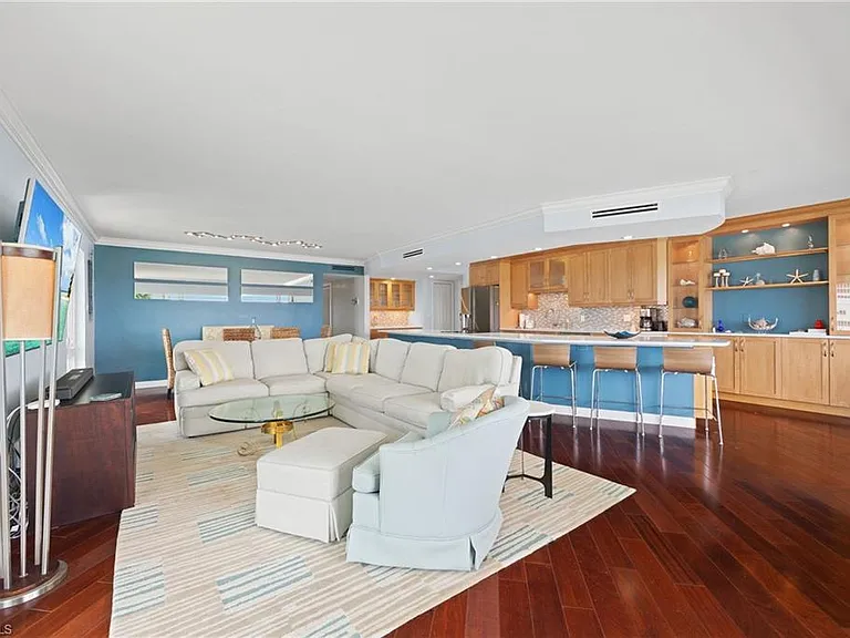 250 Park Shore Dr #803 — Photo 16