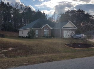 60 Redwood Dr, Phenix City, AL 36869