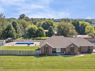 1012 E Milestone Ct, Bardstown, KY 40004