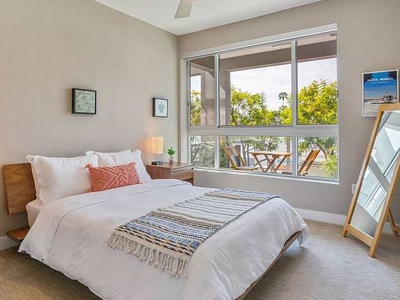 3rd image of 7316 Santa Monica Blvd Unit 11626