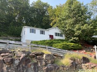 72 Grove Ave, Morris Plains, NJ 07950