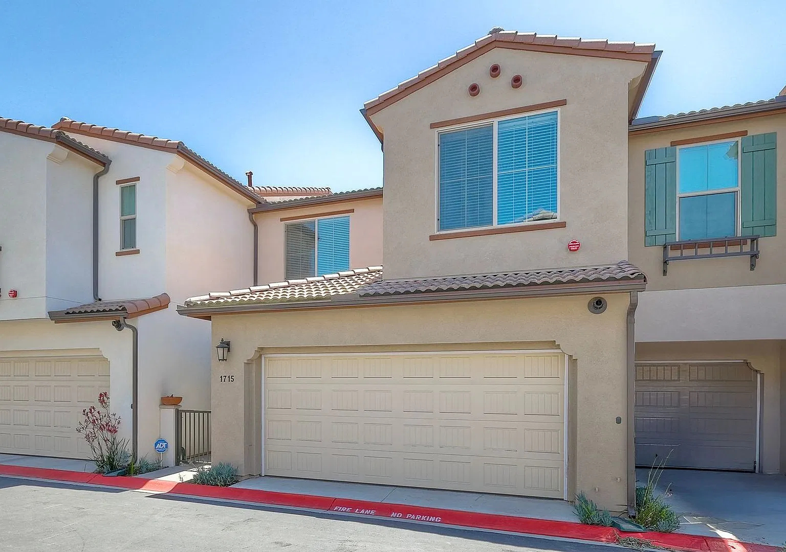 Beautiful Energy-Efficient Home for Rent in Melrose Heights, Oceanside — Photo 1
