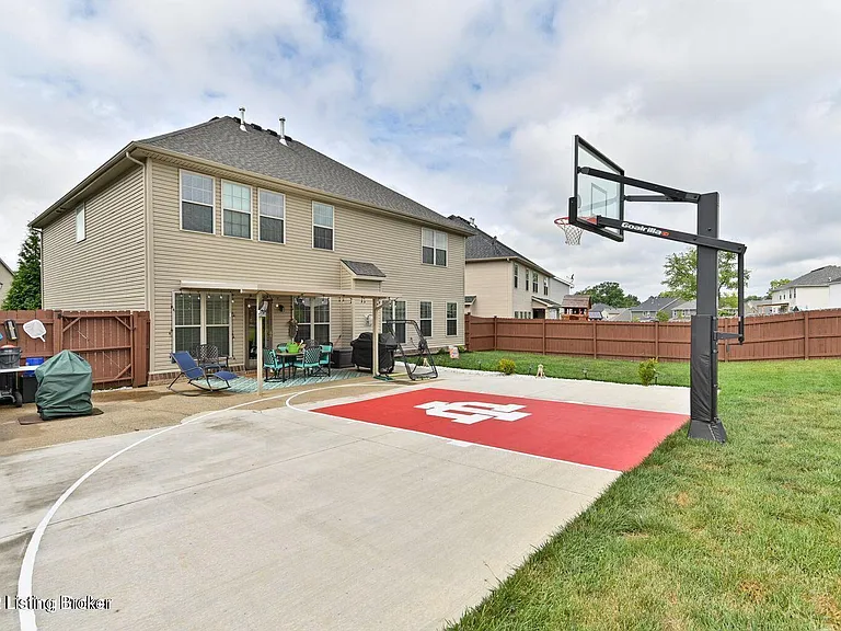 1917 Carabiner Way — Photo 8