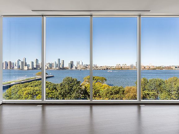 4th image of 165 Charles St APT 14