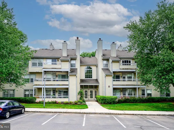 104 Heritage Blvd APT 6, Princeton, NJ 08540