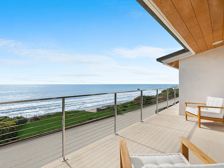 31671 Sea Level Dr — Photo 2