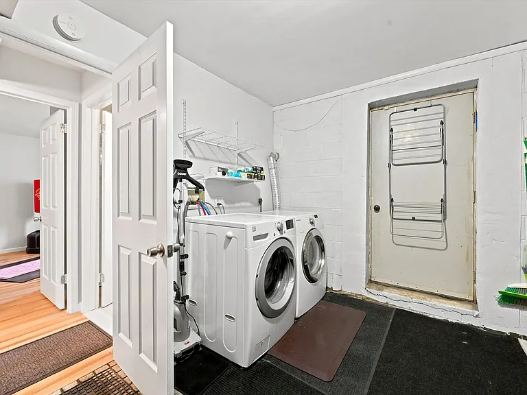 409 Dutton St — Photo 17