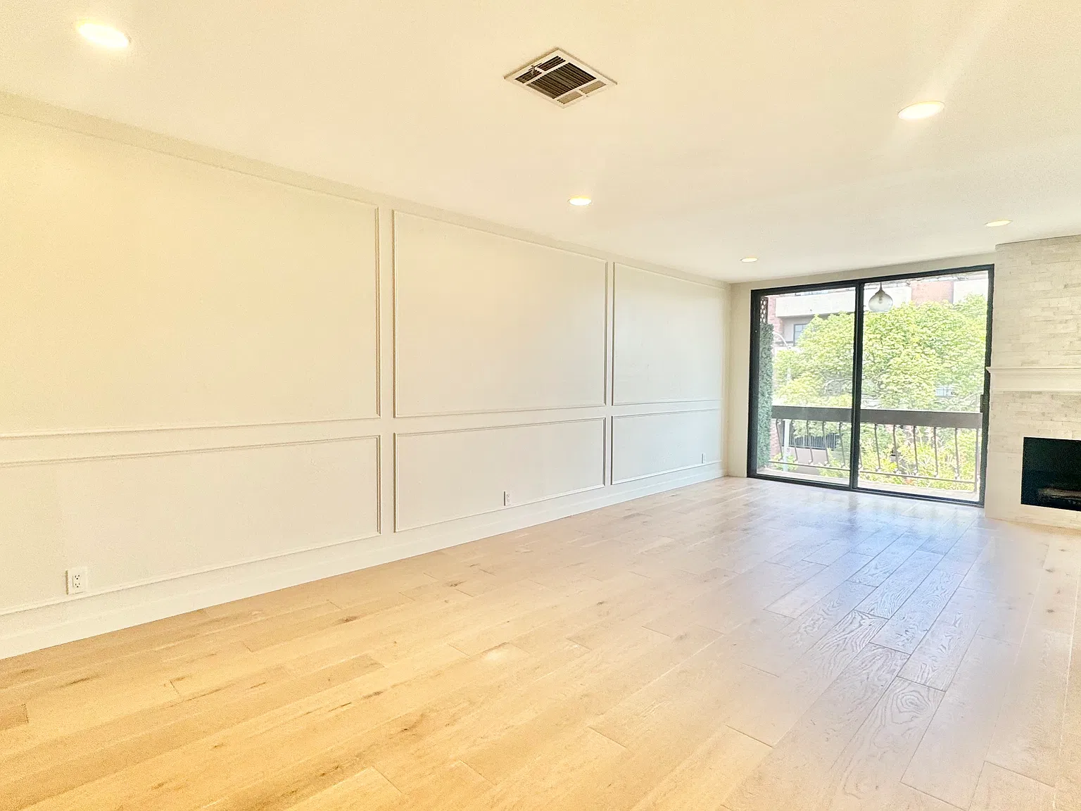 1 bed, 831 sqft, $2,750 — Photo 2