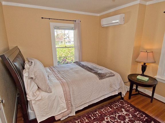 3rd image of 2356 NW Westover Rd APT 3