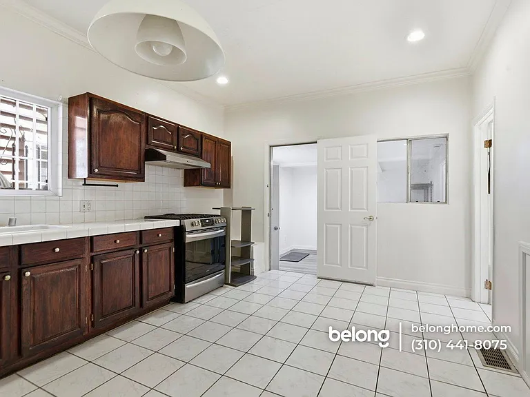 1410 Fedora St — Photo 20