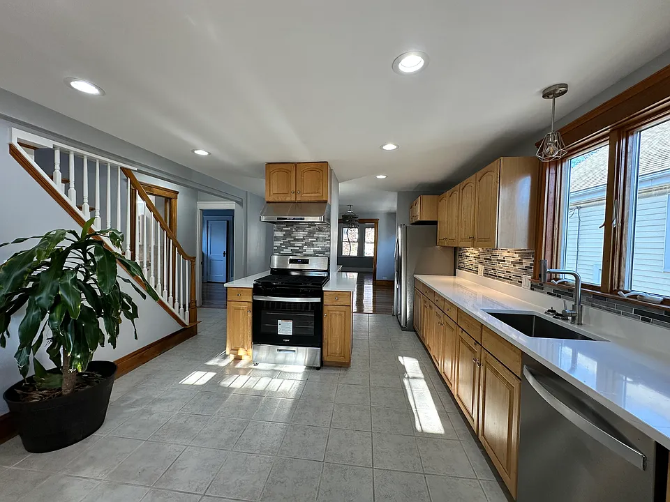 159 Boston Ave #2