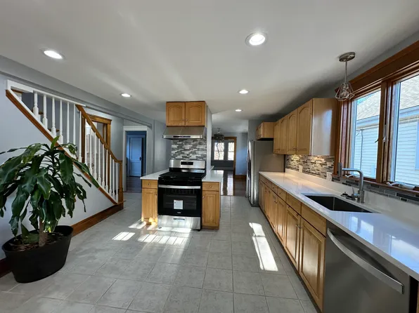 159 Boston Ave #2, Somerville, MA 02144
