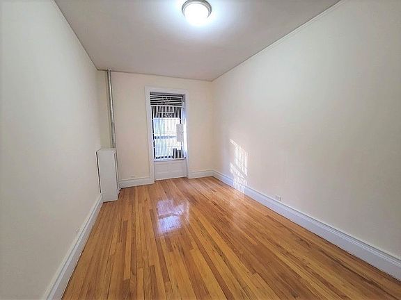 5th image of 251 W 81st St APT 2D