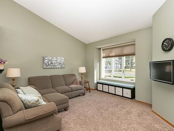 5th image of 14229 Dekalb Ave