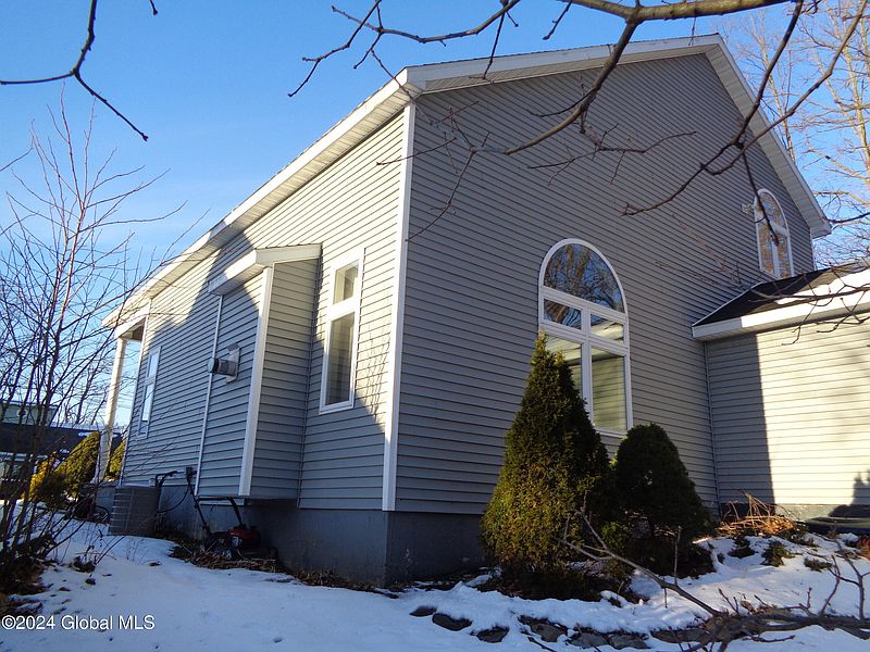 3rd image of 146 Ray Avenue