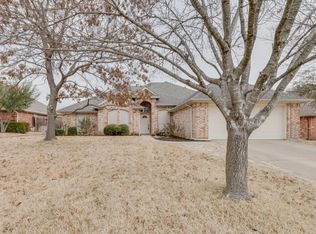 1706 Meadow Crest Ln, Mansfield, TX 76063