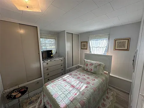 5900 S Oakridge Dr — Photo 5