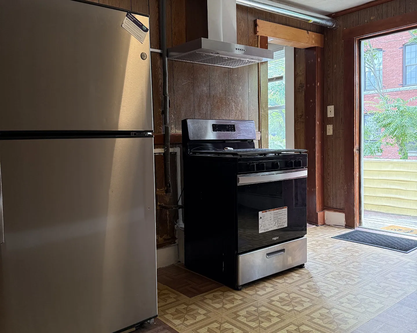 3 bed, 1100 sqft, $1,930 — Photo 4