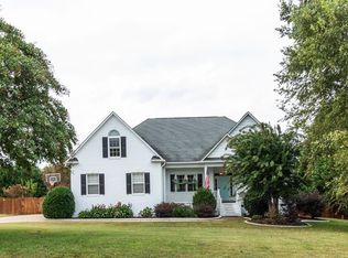 6 Meadowglen Pl, Greer, SC 29651