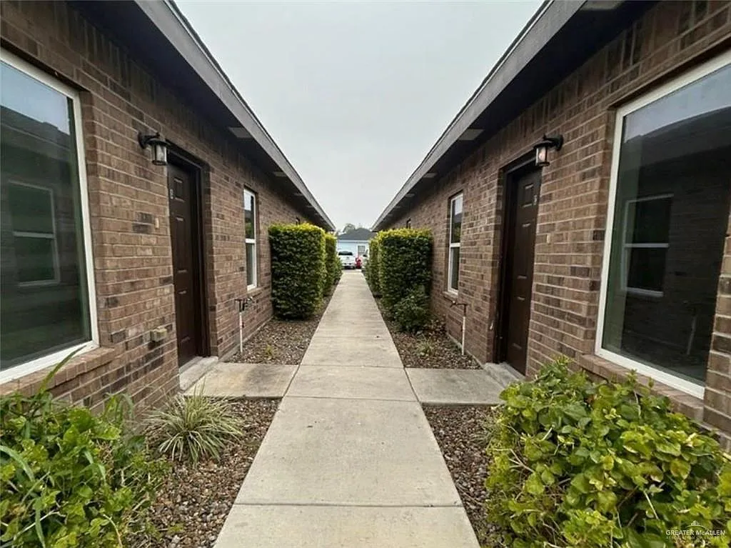 Building Photo - 2811 Primrose Ave #C