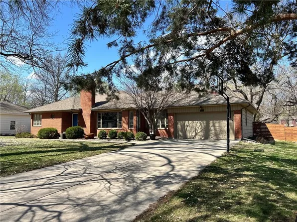 6308 W 66th St, Overland Park, KS 66202