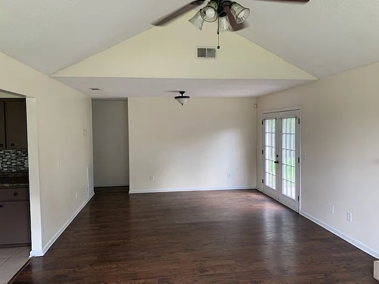 706 Timber Ridge Trl — Photo 4