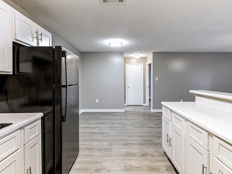 The Waverly Apartments — Photo 38