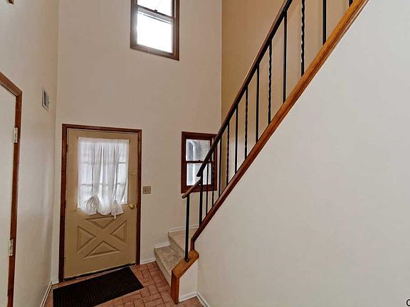 3rd image of 522 Townwood Dr