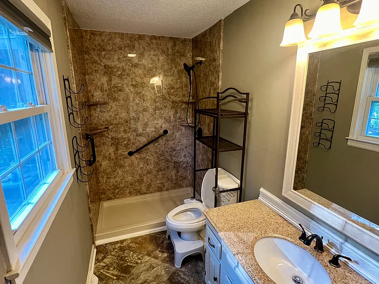 112 Kirk Dr — Photo 12