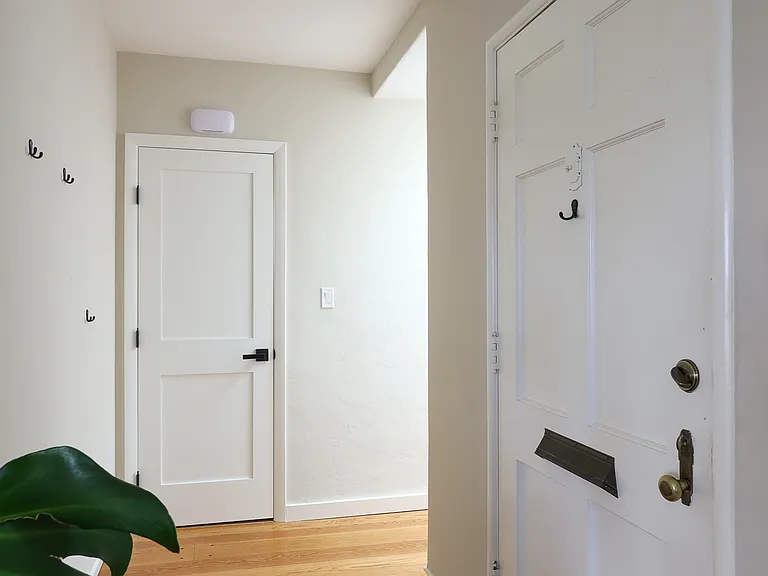 225 San Carlos Ave — Photo 16