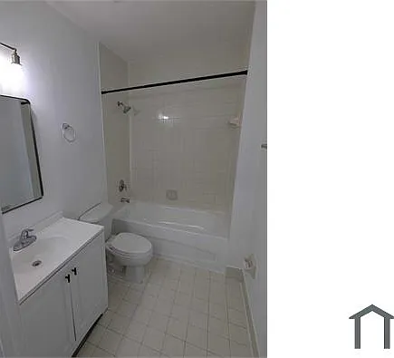 3 bed, 1054 sqft, $2,200 — Photo 2