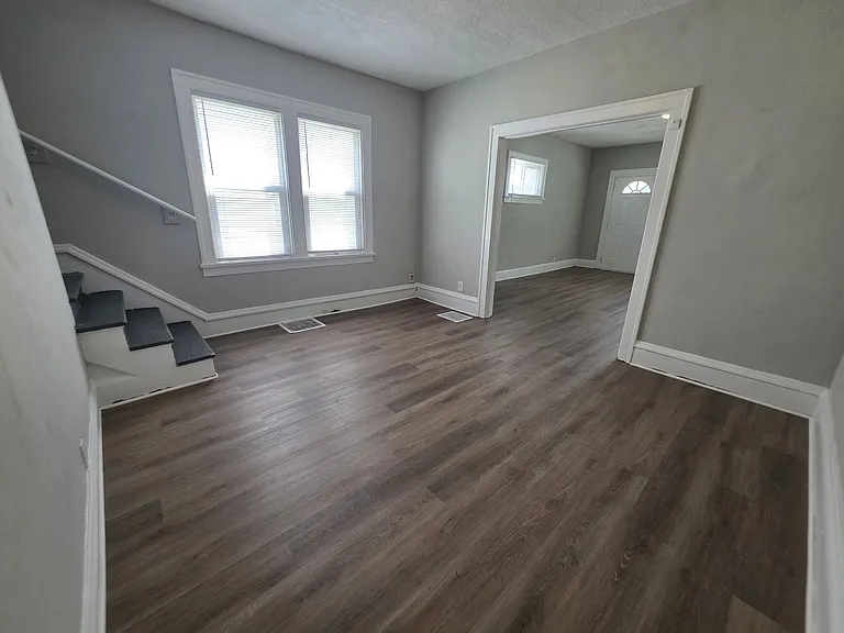 826 Leona Ave — Photo 20