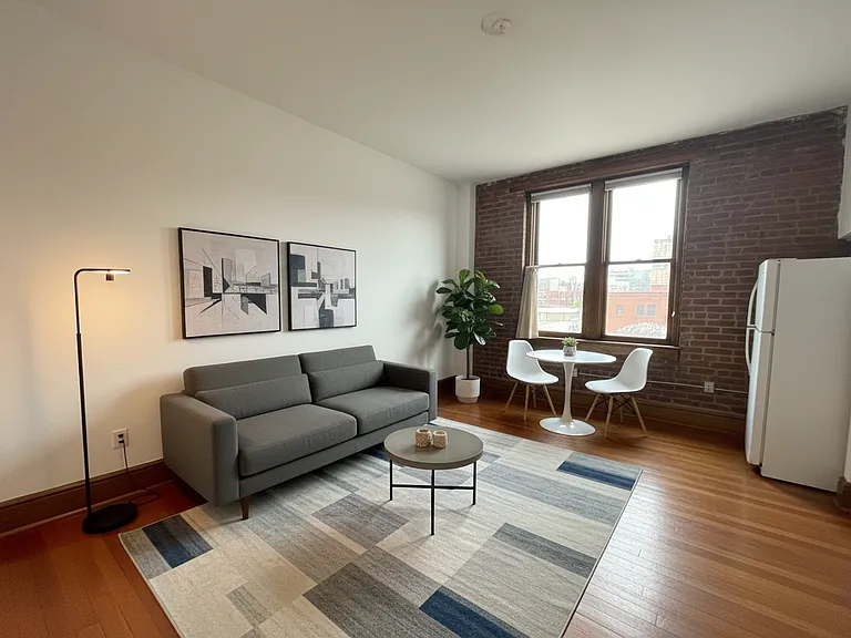 110 W Market St #210 — Photo 2