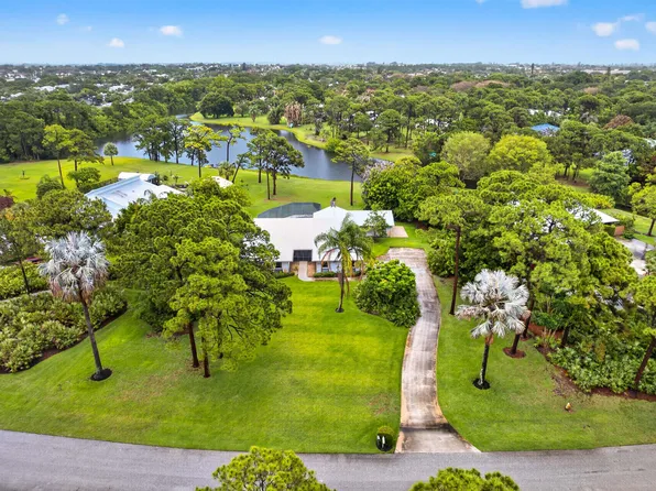 441 NE Town Terrace, Jensen Beach, FL 34957